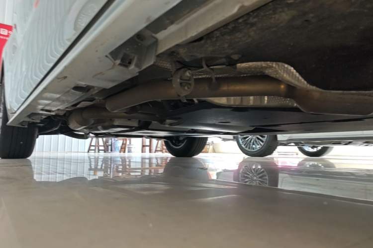 Used Toyota SIENNA 2026 Model 2.5L Dual-Engine Two-Wheel-Drive Comfort Edition Right Side Sill