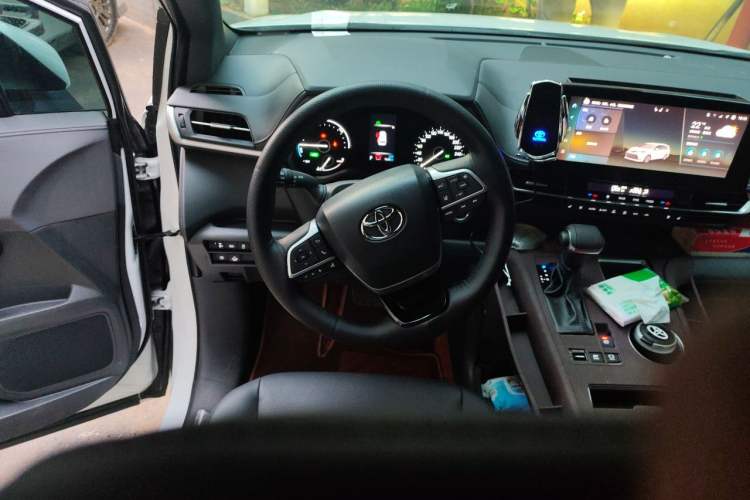 Used Toyota SIENNA 2026 Model 2.5L Dual-Engine Four-Wheel-Drive Prestige Edition Steering Wheel