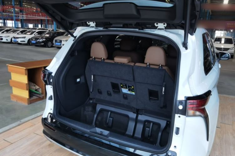 Used Toyota SIENNA 2026 Model 2.5L Dual-Engine Two-Wheel-Drive Premium Prestige Edition Trunk