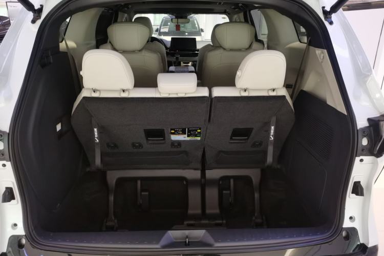 Used Toyota SIENNA 2026 Model 2.5L Dual-Engine Four-Wheel-Drive Prestige Edition Trunk