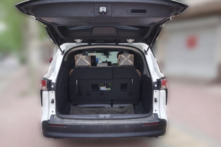 Used Toyota SIENNA 2026 Model 2.5L Dual-Engine Two-Wheel-Drive Comfort Edition Trunk