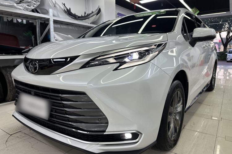 Toyota SIENNA 2026 Model 2.5L Dual-Engine Four-Wheel-Drive Premium Edition
