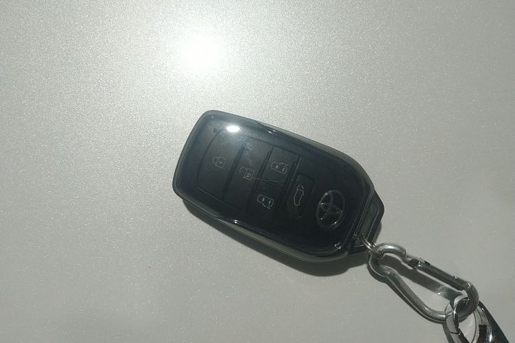 Used Toyota SIENNA 2026 Model 2.5L Dual-Engine Four-Wheel-Drive Prestige Edition Vehicle Key