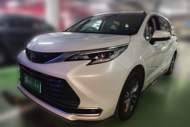 Used Toyota SIENNA 2026 Model 2.5L Dual-Engine Four-Wheel-Drive Premium Edition