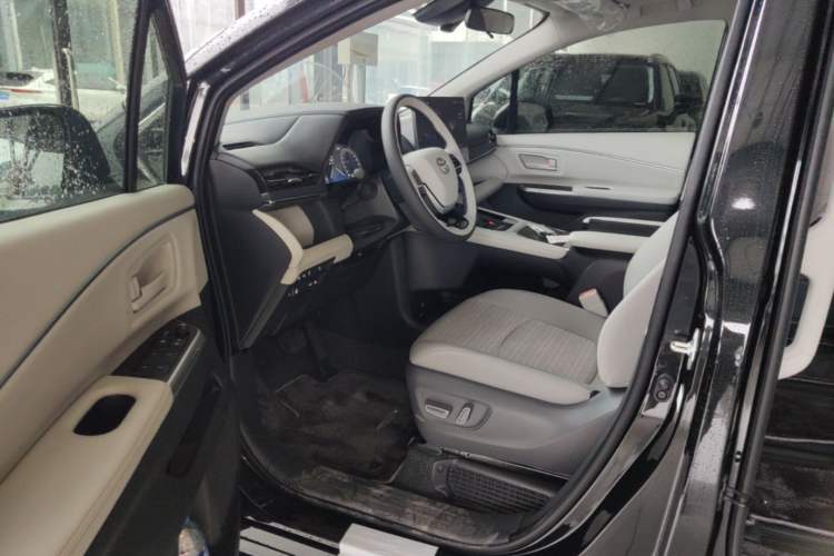 Used Toyota SIENNA 2027 Model 2.5L Dual-Engine Two-Wheel-Drive Comfort Edition Driver Seat
