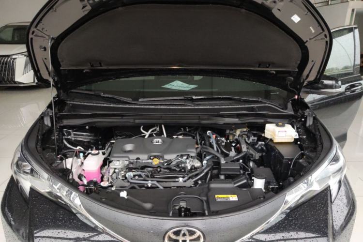 Used Toyota SIENNA 2027 Model 2.5L Dual-Engine Two-Wheel-Drive Comfort Edition Engine Bay