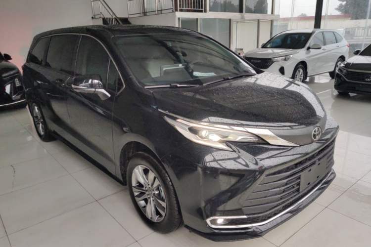 Used Toyota SIENNA 2027 Model 2.5L Dual-Engine Two-Wheel-Drive Comfort Edition Front Right 45 Deg