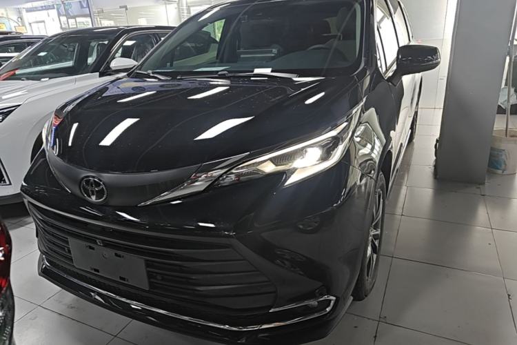 Used Toyota SIENNA  Front