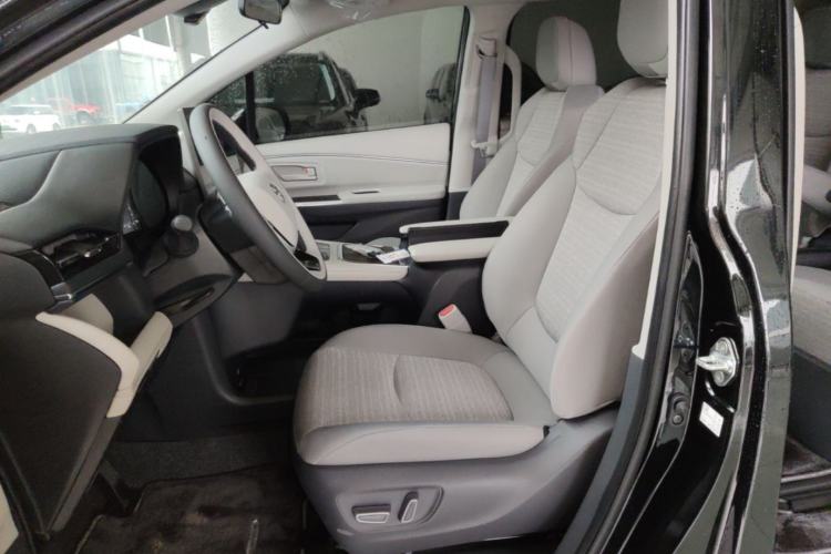 Used Toyota SIENNA 2027 Model 2.5L Dual-Engine Two-Wheel-Drive Comfort Edition Left Front Seat