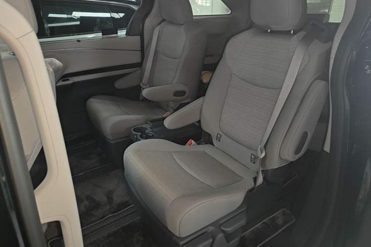 Used Toyota SIENNA  Left Rear Seat