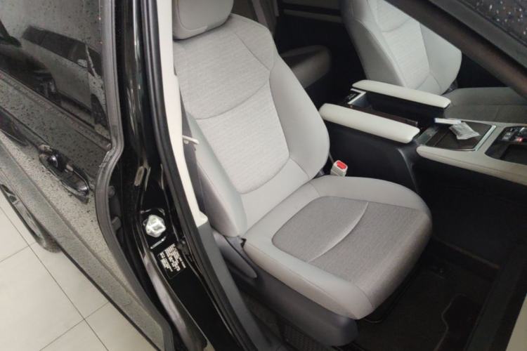 Used Toyota SIENNA 2027 Model 2.5L Dual-Engine Two-Wheel-Drive Comfort Edition Right Front Seat