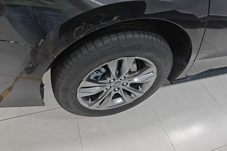 Used Toyota SIENNA  Right Rear Wheel Hub