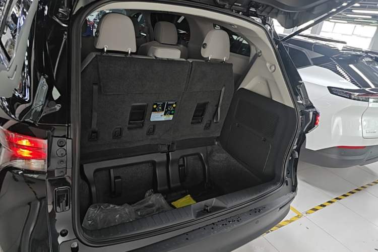 Used Toyota SIENNA  Trunk