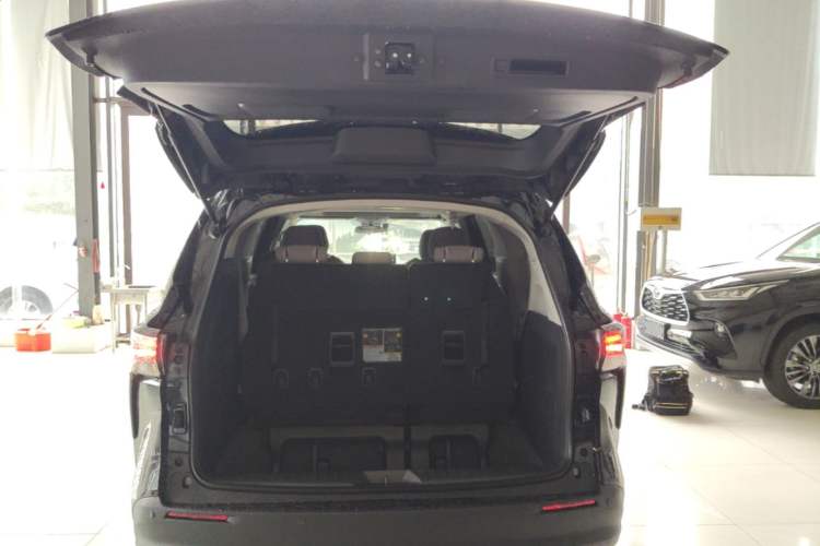Used Toyota SIENNA 2027 Model 2.5L Dual-Engine Two-Wheel-Drive Comfort Edition Trunk
