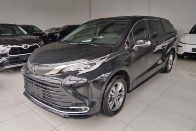 Used Toyota SIENNA 2027 Model 2.5L Dual-Engine Two-Wheel-Drive Comfort Edition