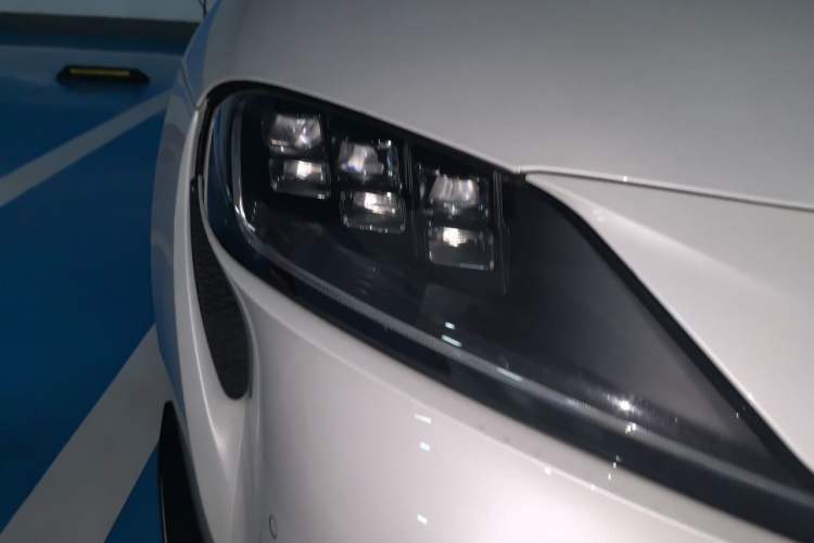Used Toyota SUPRA 2022 GR SUPRA 3.0T Standard Model Right Front Headlight