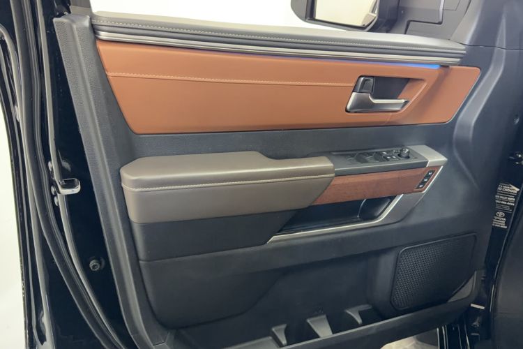 Used Toyota Tundra  Interior 2