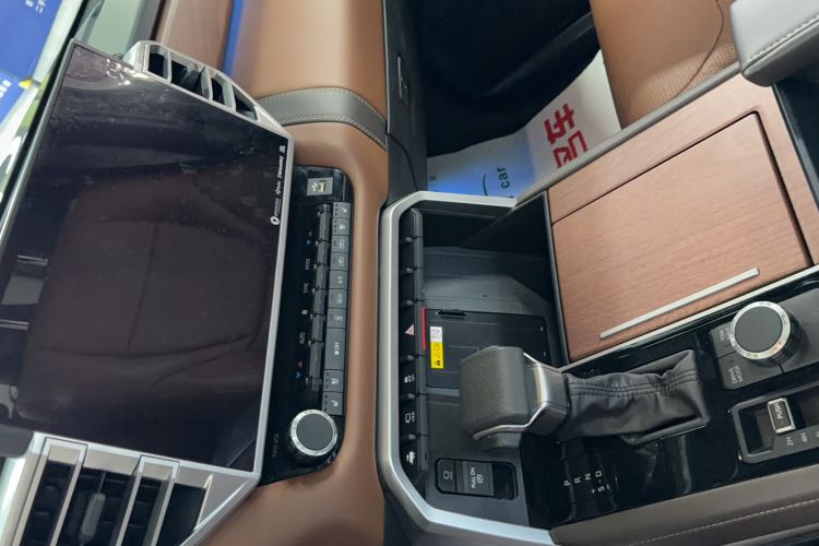 Used Toyota Tundra  Interior 5