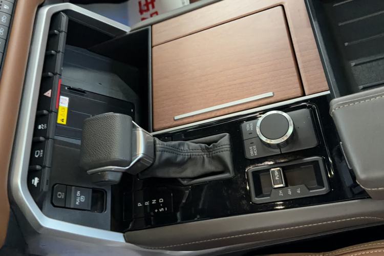 Used Toyota Tundra  Interior 6