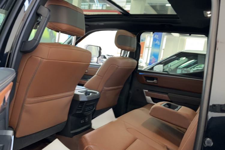 Used Toyota Tundra  Interior 9