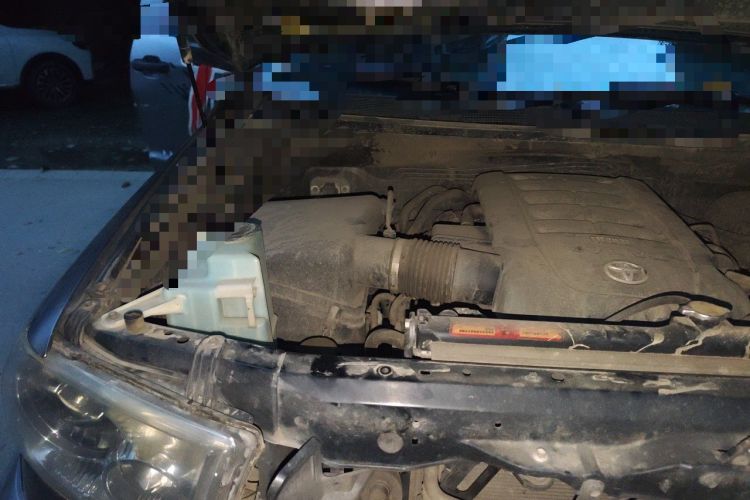 Used Toyota Tundra 2011 5.7 Standard Edition Engine Bay Right