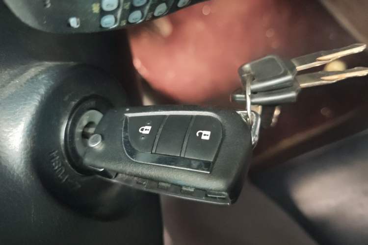Used Toyota Tundra 2011 5.7 Standard Edition Vehicle Key