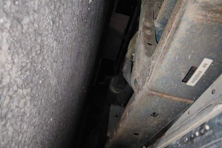 Used Toyota Tundra  Chassis Front Left