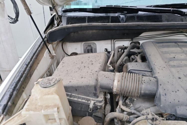 Used Toyota Tundra  Engine Bay Right