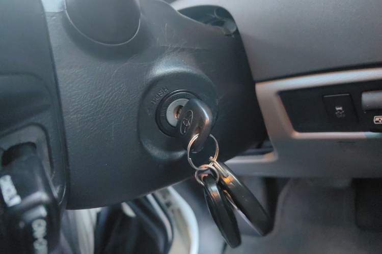 Used Toyota Tundra  Vehicle Key