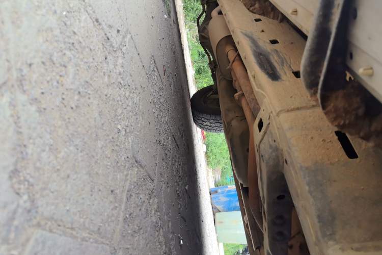 Used Toyota Tundra  Chassis Front Right