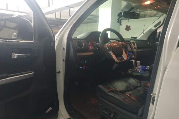 Used Toyota Tundra  Driver Seat
