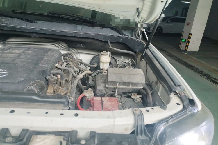 Used Toyota Tundra  Engine Bay Left