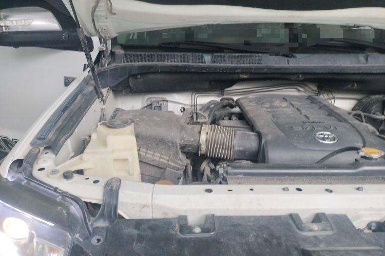 Used Toyota Tundra  Engine Bay Right