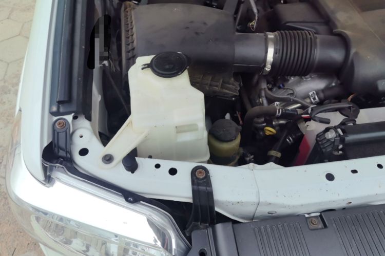 Used Toyota Tundra  Engine Bay Right