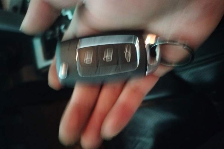 Used Toyota Tundra  Vehicle Key