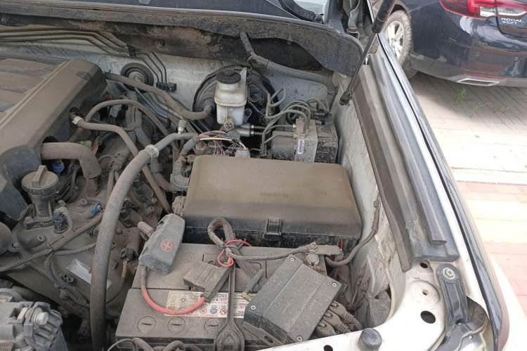 Used Toyota Tundra 2014 5.7L 1794 Edition Engine Bay Left