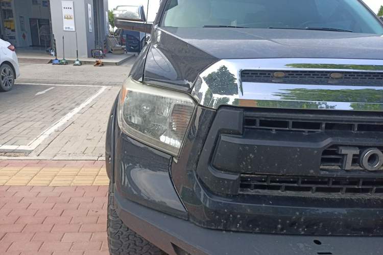 Used Toyota Tundra 2014 5.7L 1794 Edition Right Front Headlight