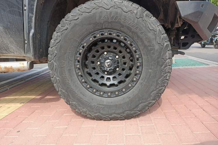 Used Toyota Tundra 2014 5.7L 1794 Edition Right Front Wheel Hub