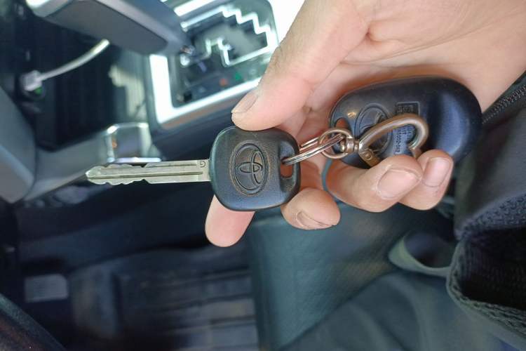 Used Toyota Tundra 2014 5.7L 1794 Edition Vehicle Key