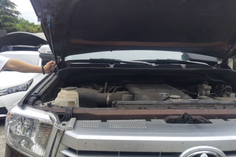 Used Toyota Tundra 2014 5.7L 1794 Edition Engine Bay Right