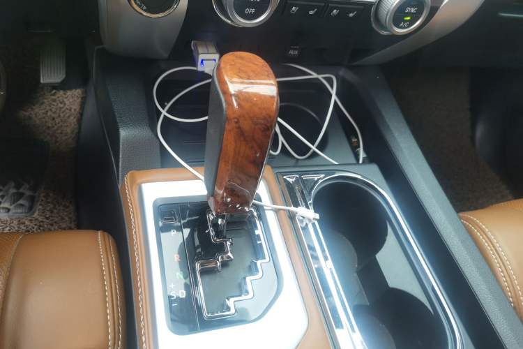 Used Toyota Tundra 2014 5.7L 1794 Edition Gear Lever