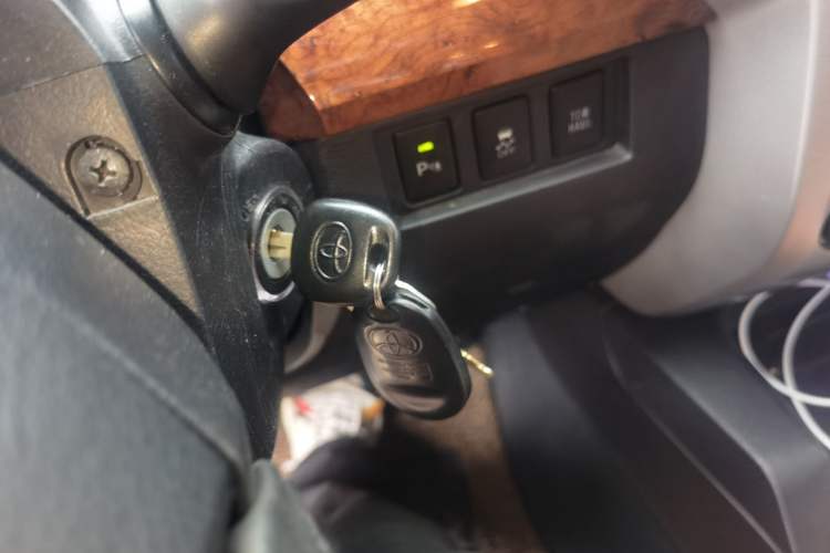 Used Toyota Tundra 2014 5.7L 1794 Edition Vehicle Key