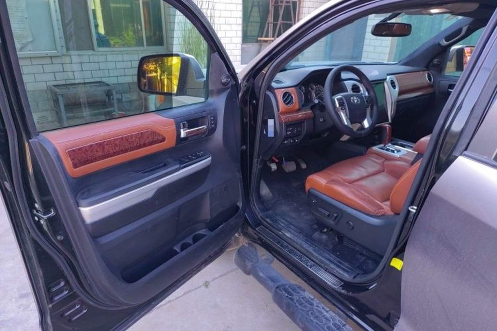 Used Toyota Tundra  Driver Seat