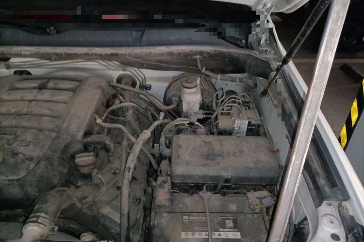 Used Toyota Tundra  Engine Bay Left