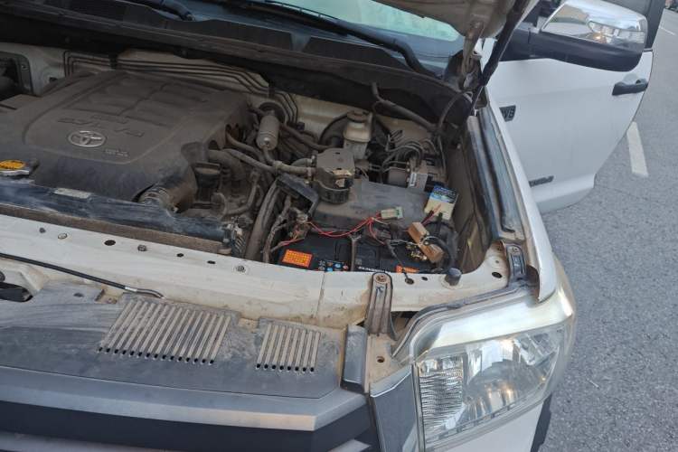 Used Toyota Tundra 2014 5.7L TRD Pro Engine Bay Left