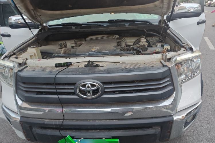 Used Toyota Tundra 2014 5.7L TRD Pro Engine Bay