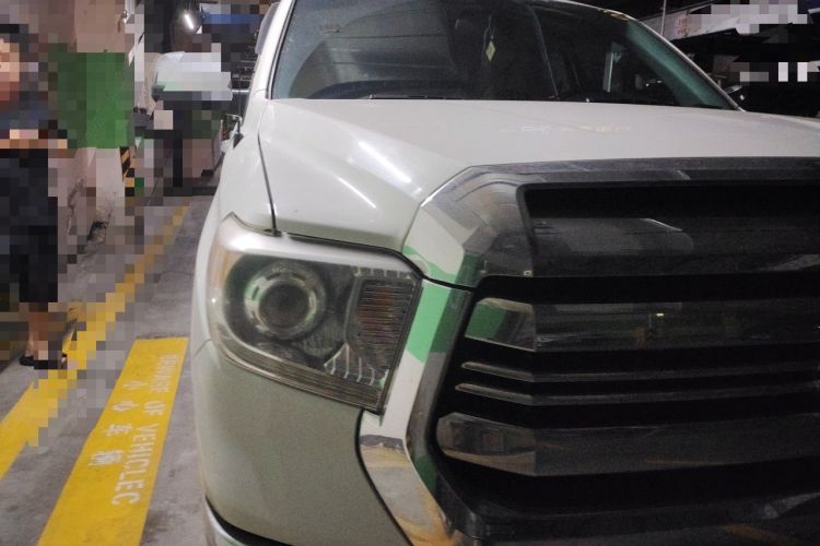 Used Toyota Tundra 2014 5.7L 1794 Edition Right Front Headlight