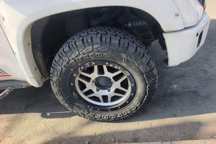 Used Toyota Tundra 2014 5.7L 1794 Edition Right Front Wheel Hub