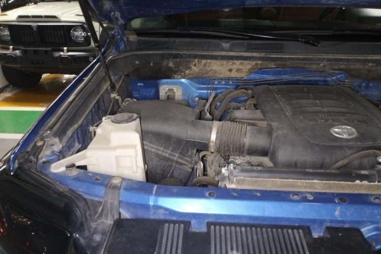 Used Toyota Tundra  Engine Bay Right