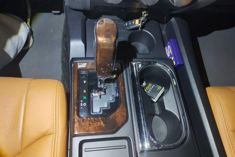 Used Toyota Tundra  Gear Lever